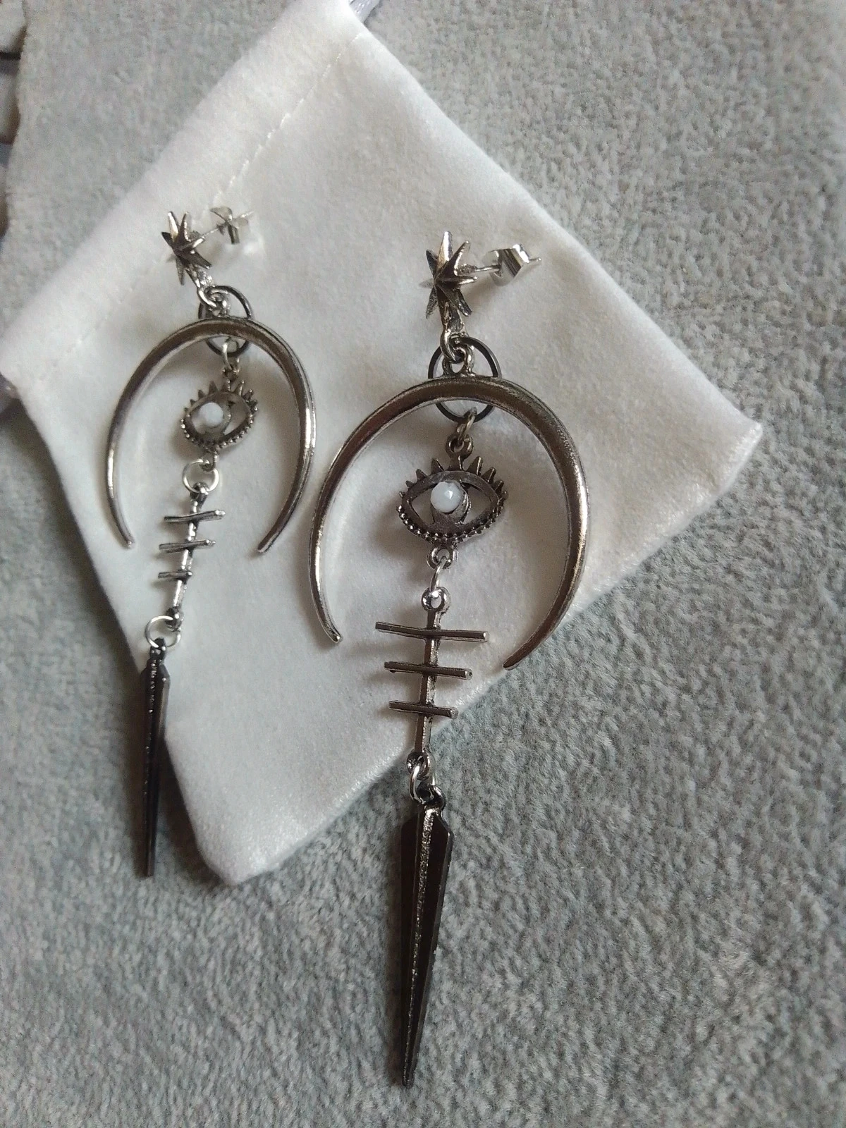 Silver earrings with white stones – photo 3